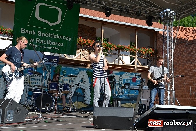 Zdjęcie w galerii na portalu naszraciborz.pl: Krzysztof Krawczyk i Zbigniew Wodecki gwiazdami 115. urodzin Banku Spółdzielczego w Raciborzu wiadomości z regionu