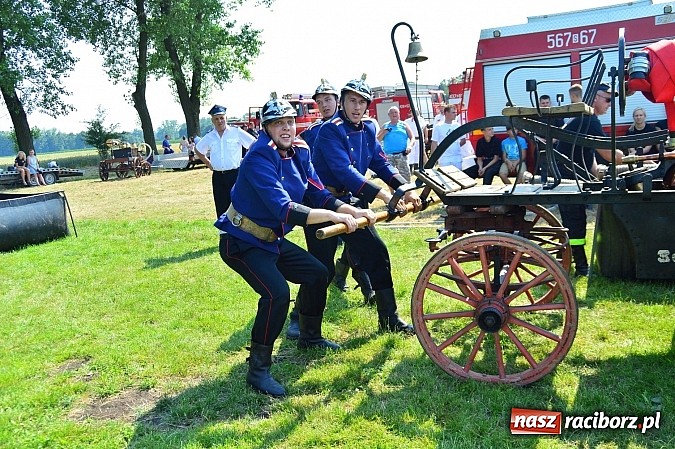 Zdjęcie w galerii na portalu naszraciborz.pl: Przewóz i Zabełków triumfował na Zawodach Sikawek Konnych w Bieńkowicach wiadomości z regionu