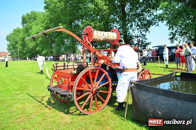 Zdjęcie w galerii na portalu naszraciborz.pl: Przewóz i Zabełków triumfował na Zawodach Sikawek Konnych w Bieńkowicach wiadomości z regionu