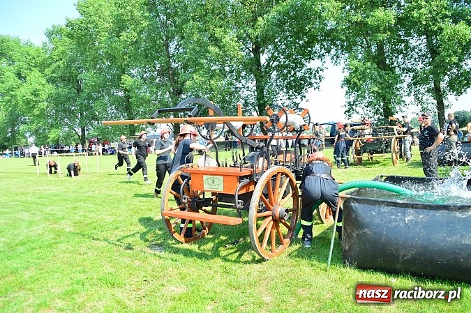 Zdjęcie w galerii na portalu naszraciborz.pl: Przewóz i Zabełków triumfował na Zawodach Sikawek Konnych w Bieńkowicach wiadomości z regionu