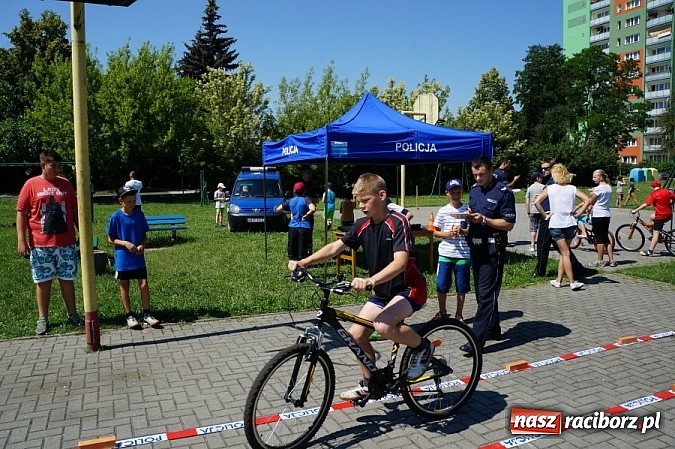 Zdjęcie w galerii na portalu naszraciborz.pl: Policjanci zorganizowali wakacyjny piknik wiadomości z regionu