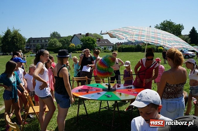 Zdjęcie w galerii na portalu naszraciborz.pl: Policjanci zorganizowali wakacyjny piknik wiadomości z regionu