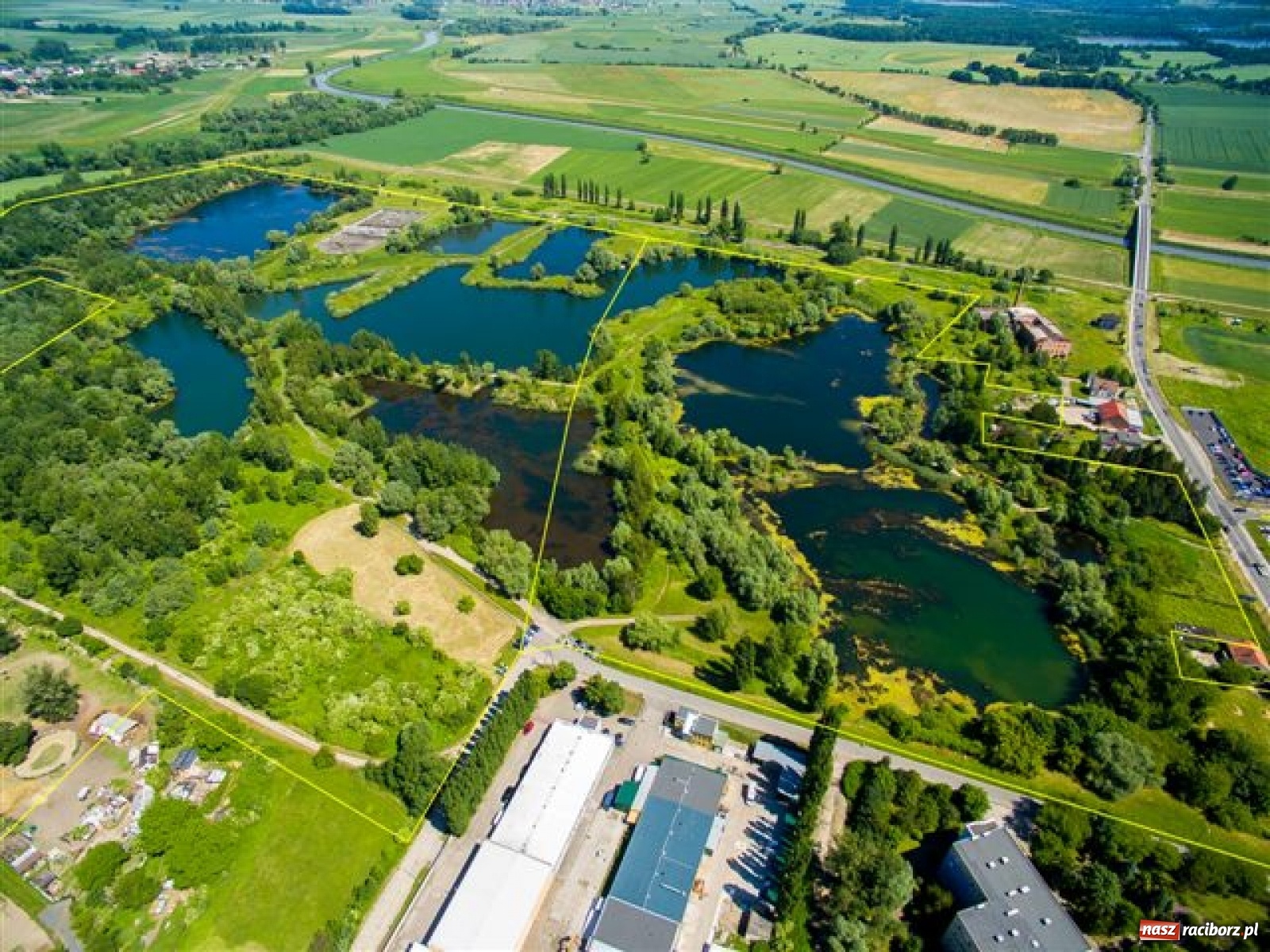 Zdjęcie w galerii na portalu naszraciborz.pl: Dziesięć lat temu powstał projekt zagospodarowania żwirowni na Ostrogu. Kosztem 23 mln zł miało tu powstać raciborskie Acapulco. Zobacz wizualizacje sprzed dekady wiadomości z regionu