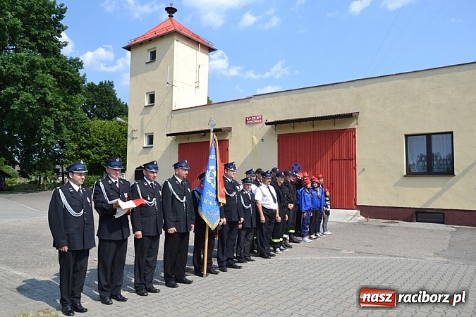 Zdjęcie w galerii na portalu naszraciborz.pl: Złoty medal dla sołtysa na dziesięciolecie sztandaru OSP wiadomości z regionu