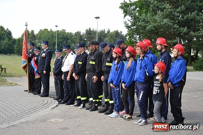 Zdjęcie w galerii na portalu naszraciborz.pl: Złoty medal dla sołtysa na dziesięciolecie sztandaru OSP wiadomości z regionu