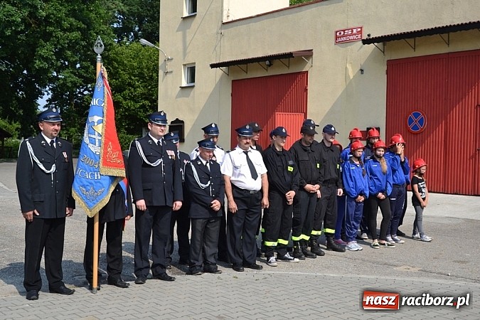 Zdjęcie w galerii na portalu naszraciborz.pl: Złoty medal dla sołtysa na dziesięciolecie sztandaru OSP wiadomości z regionu