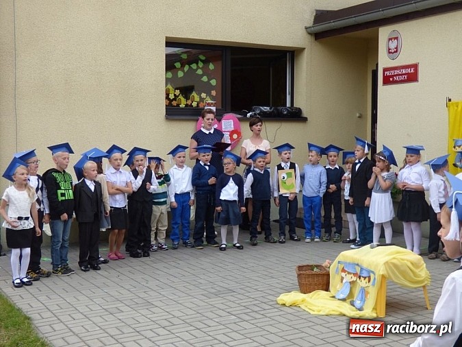 Zdjęcie w galerii na portalu naszraciborz.pl: Nędza: Myszki i Biedronki pożegnały swoje przedszkole  wiadomości z regionu