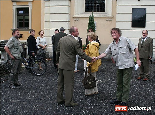 Zdjęcie w galerii na portalu naszraciborz.pl: Poseł Siedlaczek i jego przyjaciele wiadomości z regionu