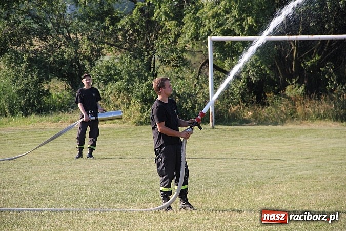 Zdjęcie w galerii na portalu naszraciborz.pl: Atrakcje i zabawa na festynie w Kornowacu  wiadomości z regionu