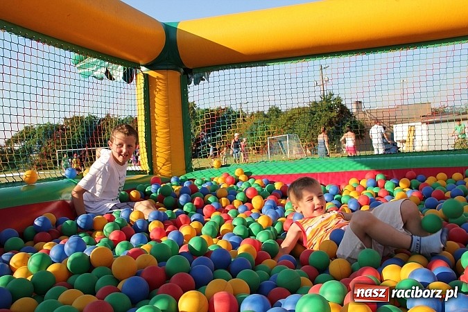 Zdjęcie w galerii na portalu naszraciborz.pl: Atrakcje i zabawa na festynie w Kornowacu  wiadomości z regionu