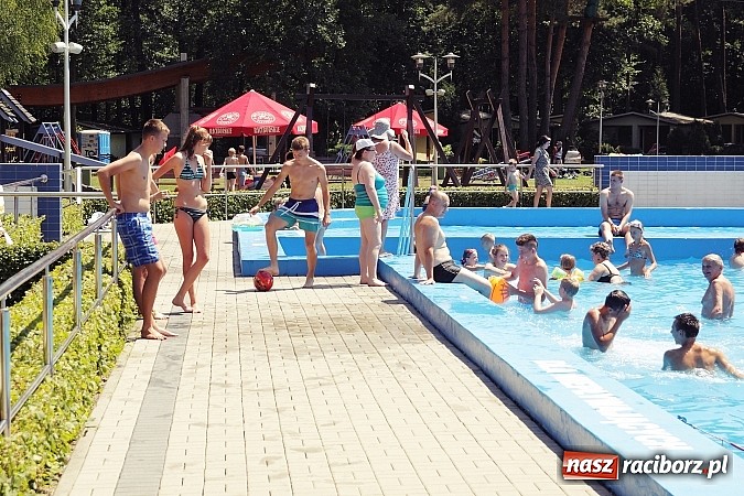 Zdjęcie w galerii na portalu naszraciborz.pl: Basen na ochłodę - zdjęcia z Obory i Szymocic wiadomości z regionu