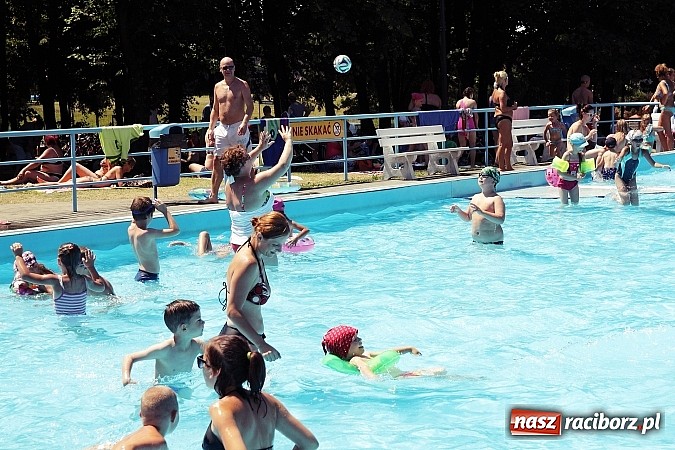 Zdjęcie w galerii na portalu naszraciborz.pl: Basen na ochłodę - zdjęcia z Obory i Szymocic wiadomości z regionu