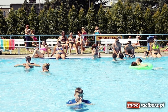 Zdjęcie w galerii na portalu naszraciborz.pl: Basen na ochłodę - zdjęcia z Obory i Szymocic wiadomości z regionu
