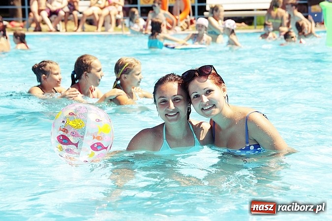 Zdjęcie w galerii na portalu naszraciborz.pl: Basen na ochłodę - zdjęcia z Obory i Szymocic wiadomości z regionu