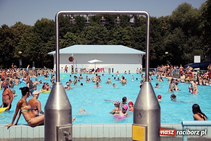 Zdjęcie w galerii na portalu naszraciborz.pl: Basen na ochłodę - zdjęcia z Obory i Szymocic wiadomości z regionu