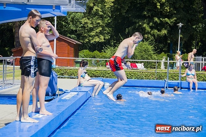 Zdjęcie w galerii na portalu naszraciborz.pl: Basen na ochłodę - zdjęcia z Obory i Szymocic wiadomości z regionu