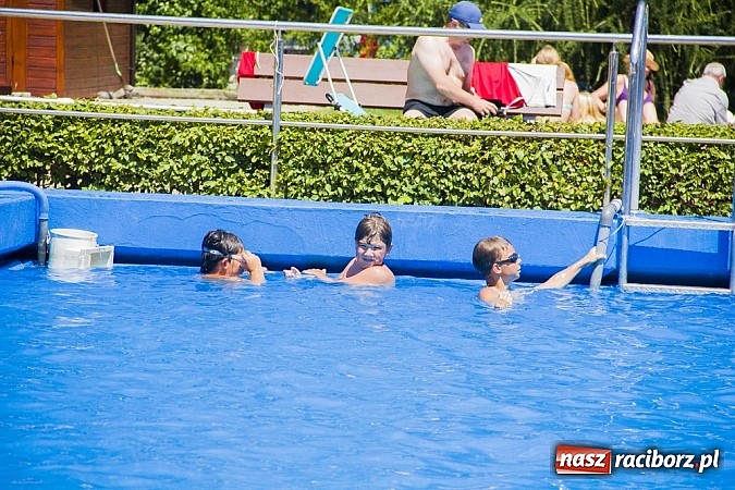 Zdjęcie w galerii na portalu naszraciborz.pl: Basen na ochłodę - zdjęcia z Obory i Szymocic wiadomości z regionu
