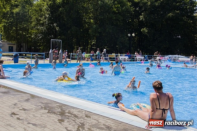 Zdjęcie w galerii na portalu naszraciborz.pl: Basen na ochłodę - zdjęcia z Obory i Szymocic wiadomości z regionu