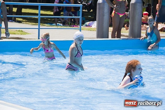 Zdjęcie w galerii na portalu naszraciborz.pl: Basen na ochłodę - zdjęcia z Obory i Szymocic wiadomości z regionu