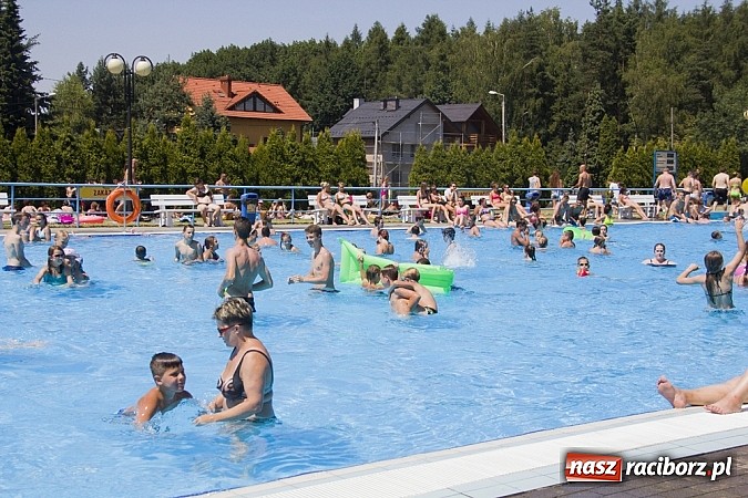 Zdjęcie w galerii na portalu naszraciborz.pl: Basen na ochłodę - zdjęcia z Obory i Szymocic wiadomości z regionu