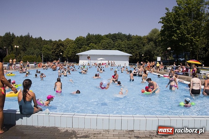 Zdjęcie w galerii na portalu naszraciborz.pl: Basen na ochłodę - zdjęcia z Obory i Szymocic wiadomości z regionu