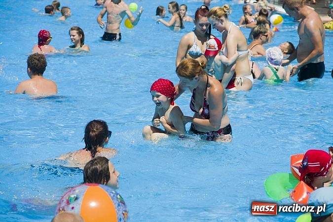 Zdjęcie w galerii na portalu naszraciborz.pl: Basen na ochłodę - zdjęcia z Obory i Szymocic wiadomości z regionu