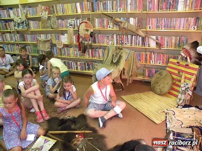Zdjęcie w galerii na portalu naszraciborz.pl: Lato w Bibliotece. Jak zdobywano Dziki Zachód  wiadomości z regionu