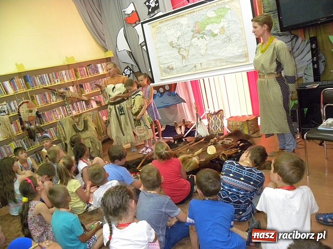Zdjęcie w galerii na portalu naszraciborz.pl: Lato w Bibliotece. Jak zdobywano Dziki Zachód  wiadomości z regionu