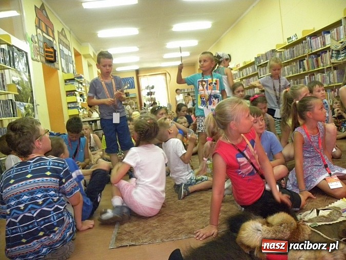 Zdjęcie w galerii na portalu naszraciborz.pl: Lato w Bibliotece. Jak zdobywano Dziki Zachód  wiadomości z regionu