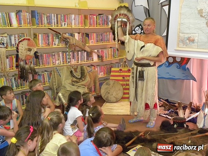 Zdjęcie w galerii na portalu naszraciborz.pl: Lato w Bibliotece. Jak zdobywano Dziki Zachód  wiadomości z regionu