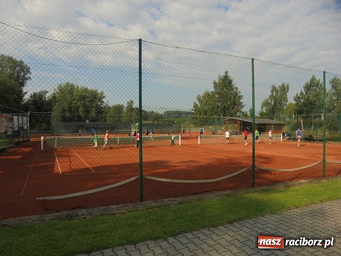 Zdjęcie w galerii na portalu naszraciborz.pl: Tenisiści TKKF RAFAKO na obozie w Czechach wiadomości z regionu