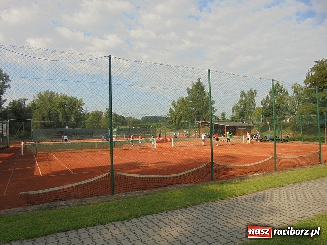 Zdjęcie w galerii na portalu naszraciborz.pl: Tenisiści TKKF RAFAKO na obozie w Czechach wiadomości z regionu