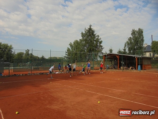 Zdjęcie w galerii na portalu naszraciborz.pl: Tenisiści TKKF RAFAKO na obozie w Czechach wiadomości z regionu