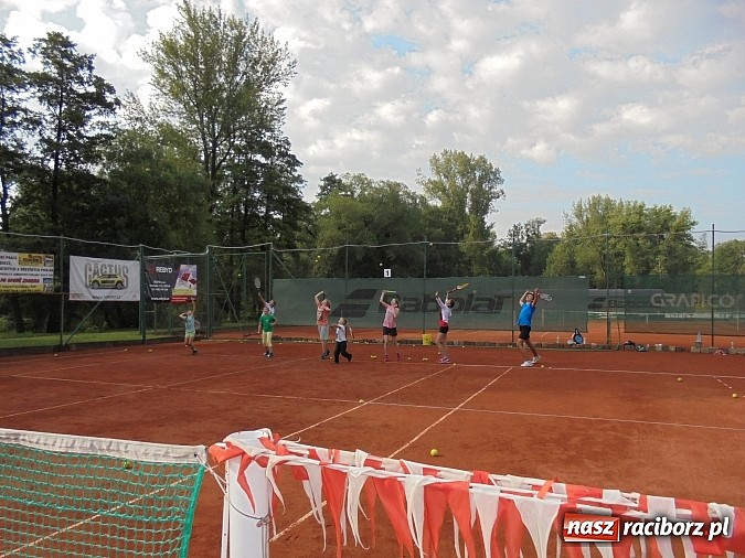 Zdjęcie w galerii na portalu naszraciborz.pl: Tenisiści TKKF RAFAKO na obozie w Czechach wiadomości z regionu