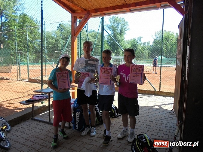 Zdjęcie w galerii na portalu naszraciborz.pl: Tenisiści TKKF RAFAKO na obozie w Czechach wiadomości z regionu