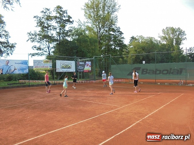 Zdjęcie w galerii na portalu naszraciborz.pl: Tenisiści TKKF RAFAKO na obozie w Czechach wiadomości z regionu