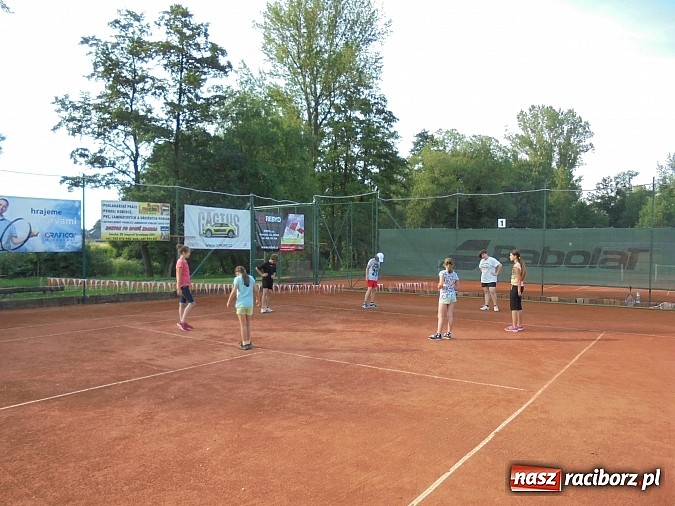 Zdjęcie w galerii na portalu naszraciborz.pl: Tenisiści TKKF RAFAKO na obozie w Czechach wiadomości z regionu