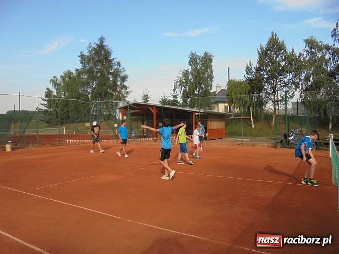 Zdjęcie w galerii na portalu naszraciborz.pl: Tenisiści TKKF RAFAKO na obozie w Czechach wiadomości z regionu