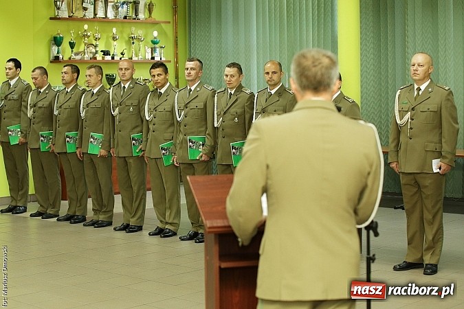 Zdjęcie w galerii na portalu naszraciborz.pl: Ślubowanie nowych funkcjonariuszy straży granicznej wiadomości z regionu