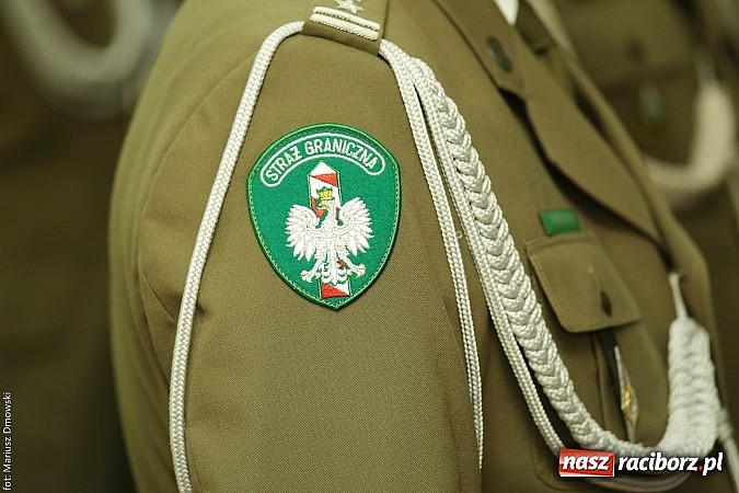 Zdjęcie w galerii na portalu naszraciborz.pl: Ślubowanie nowych funkcjonariuszy straży granicznej wiadomości z regionu