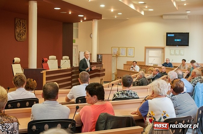 Zdjęcie w galerii na portalu naszraciborz.pl: Mamy wodę w piwnicach, a prezydent opowiada dyrdymały - spotkanie mieszkańców Nowych Zagród w sprawie wód gruntowych wiadomości z regionu