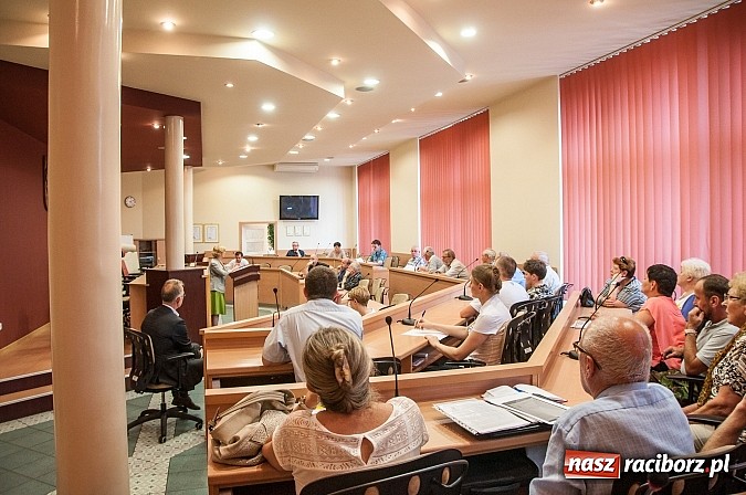 Zdjęcie w galerii na portalu naszraciborz.pl: Mamy wodę w piwnicach, a prezydent opowiada dyrdymały - spotkanie mieszkańców Nowych Zagród w sprawie wód gruntowych wiadomości z regionu