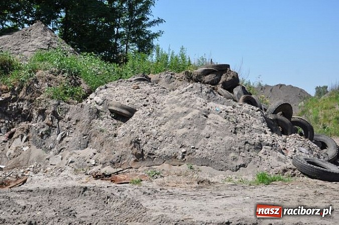 Zdjęcie w galerii na portalu naszraciborz.pl: Trwają prace porządkowe na ul. Klasztornej w Kuźni Raciborskiej wiadomości z regionu