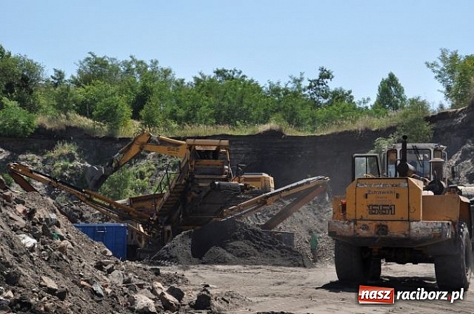 Zdjęcie w galerii na portalu naszraciborz.pl: Trwają prace porządkowe na ul. Klasztornej w Kuźni Raciborskiej wiadomości z regionu