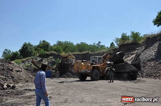 Zdjęcie w galerii na portalu naszraciborz.pl: Trwają prace porządkowe na ul. Klasztornej w Kuźni Raciborskiej wiadomości z regionu
