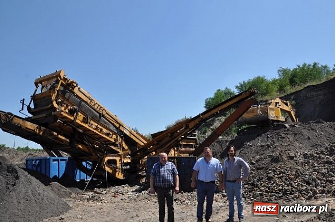 Zdjęcie w galerii na portalu naszraciborz.pl: Trwają prace porządkowe na ul. Klasztornej w Kuźni Raciborskiej wiadomości z regionu