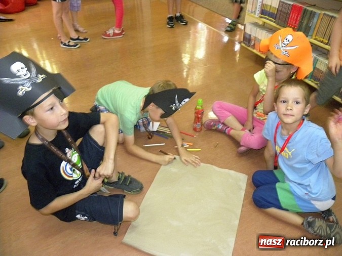Zdjęcie w galerii na portalu naszraciborz.pl: Lato w bibliotece. Ahoj, Piraci!  wiadomości z regionu