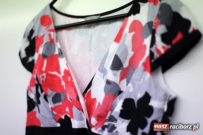 Zdjęcie w galerii na portalu naszraciborz.pl: I Nocne Szperanie w Robanie - w sobotę od 20.00 absolutnie świeża partia towaru z Anglii i Irlandii. Znajdź dla siebie Conversy i inne marki wiadomości z regionu