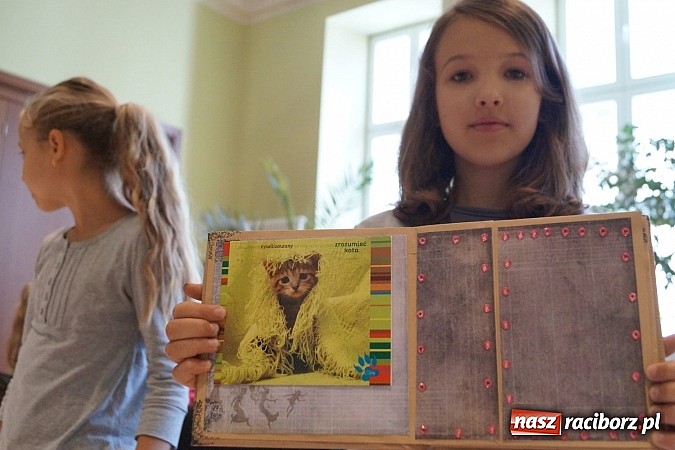 Zdjęcie w galerii na portalu naszraciborz.pl: W RCK tworzą cuda na warsztatach scrapbookingu wiadomości z regionu