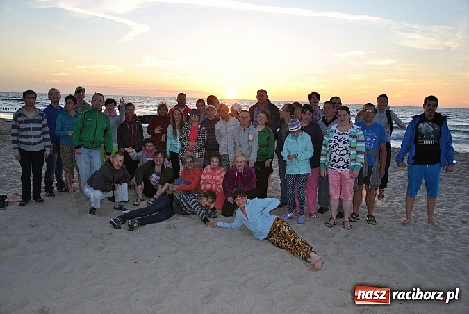Zdjęcie w galerii na portalu naszraciborz.pl: Nadmorski odpoczynek podopiecznych raciborskiego Warsztatu Terapii Zajęciowej  wiadomości z regionu